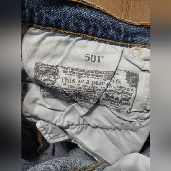 Levi's 501 High Rise Raw Hem Cut Off Denim Shorts Women's Size 31 - Picture 7 of 9